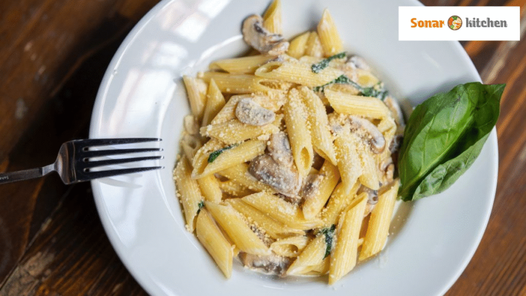 White sauce pasta recipe in Hindi|व्हाईट सॉस पास्ता रेसिपी